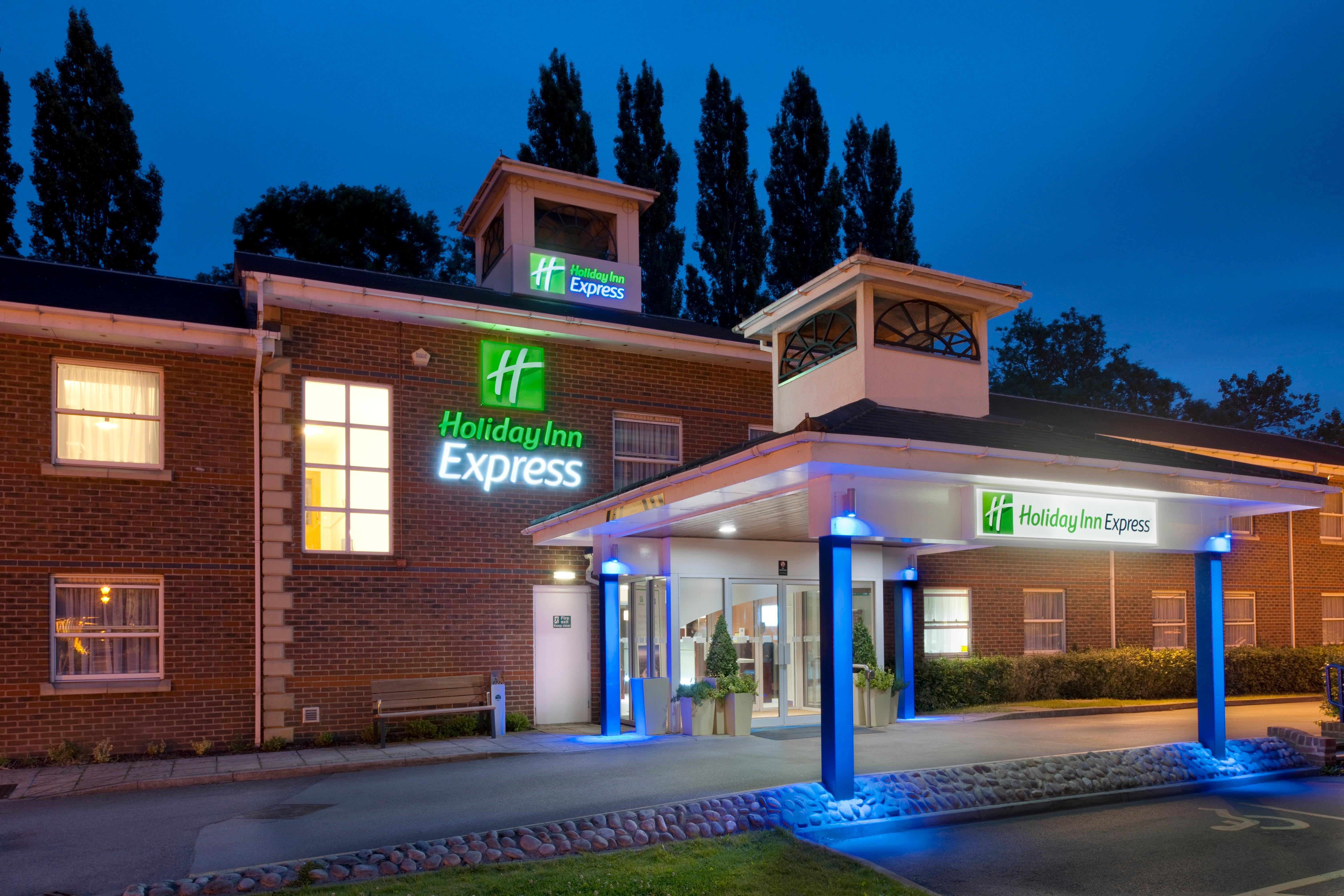 Holiday Inn Express Leeds-East, An Ihg Hotel Leeds  Exterior foto